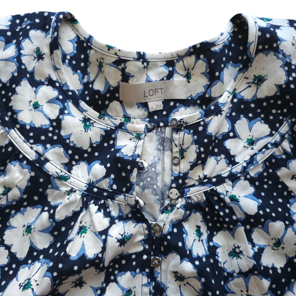 Loft Blue and White Daisy Print Peasant Top Size Medium - Picture 3 of 4
